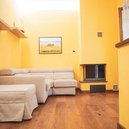 Il Mughetto - Appartamento Con Terrazza Privata Сан-Куйрико-д'Орча Экстерьер фото